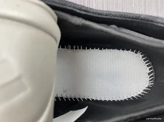 YEEZY ADIDAS H68032 400 0519